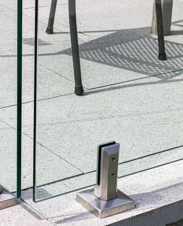 Stainless steel glass railing spigot detail
